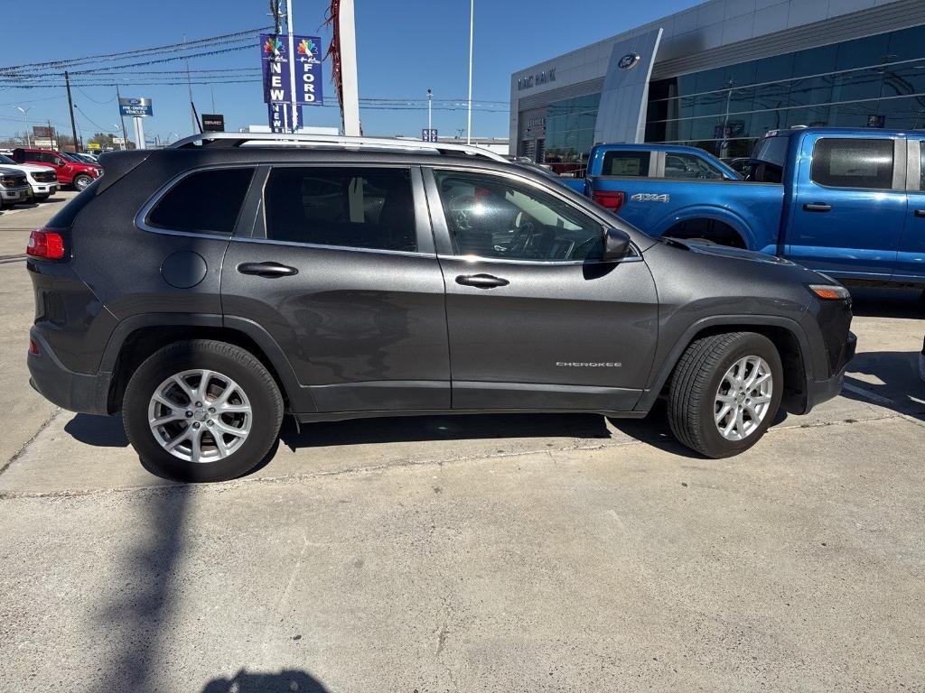 used 2017 Jeep Cherokee car, priced at $7,377