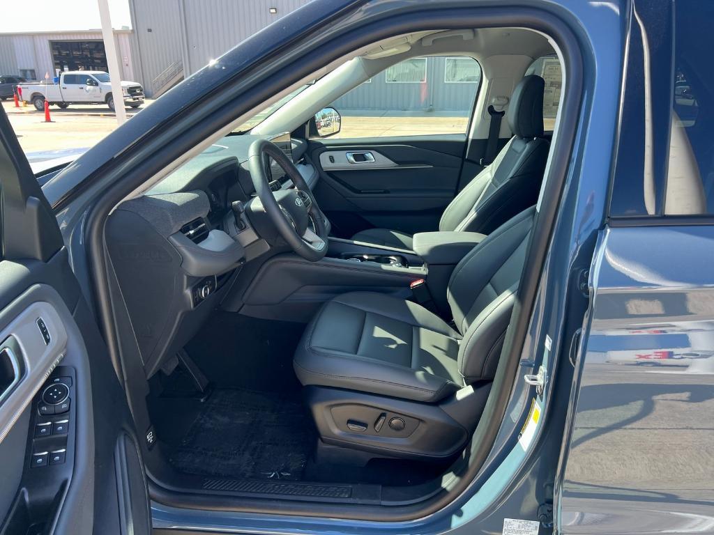 new 2025 Ford Explorer car, priced at $37,760