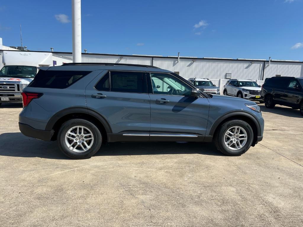 new 2025 Ford Explorer car, priced at $37,760