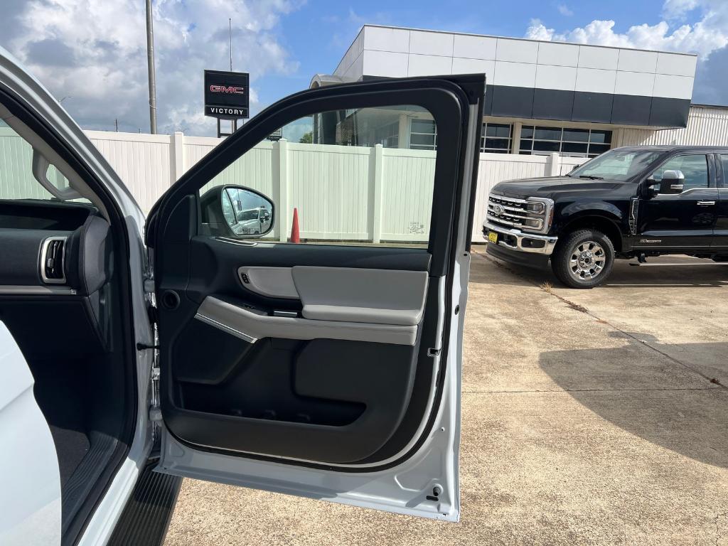 new 2026 Ford Expedition car, priced at $67,770