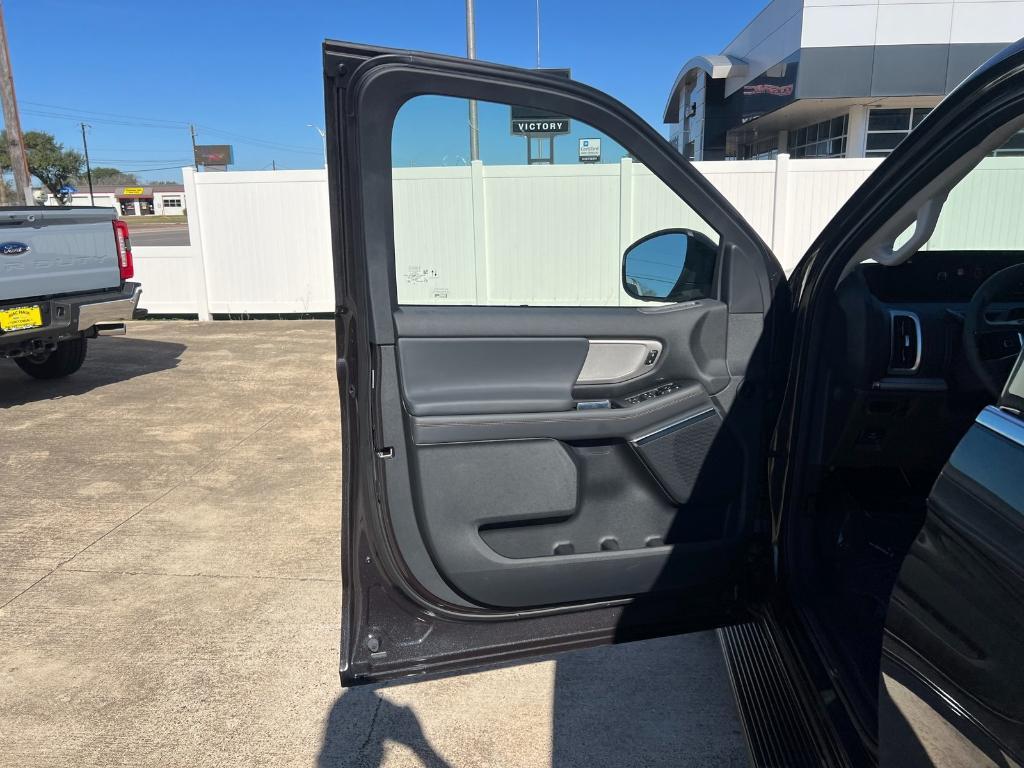 new 2025 Ford Expedition car, priced at $63,840