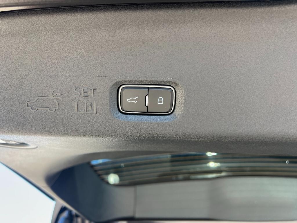 new 2025 Ford Expedition car, priced at $63,840