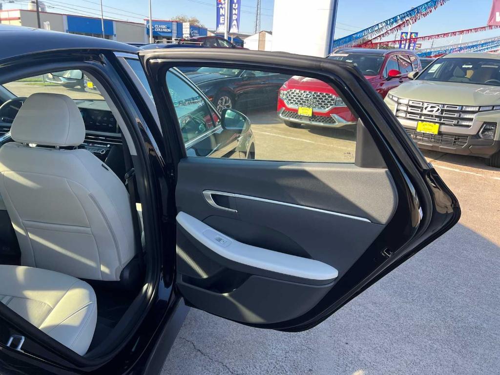 new 2025 Hyundai Sonata car, priced at $24,259