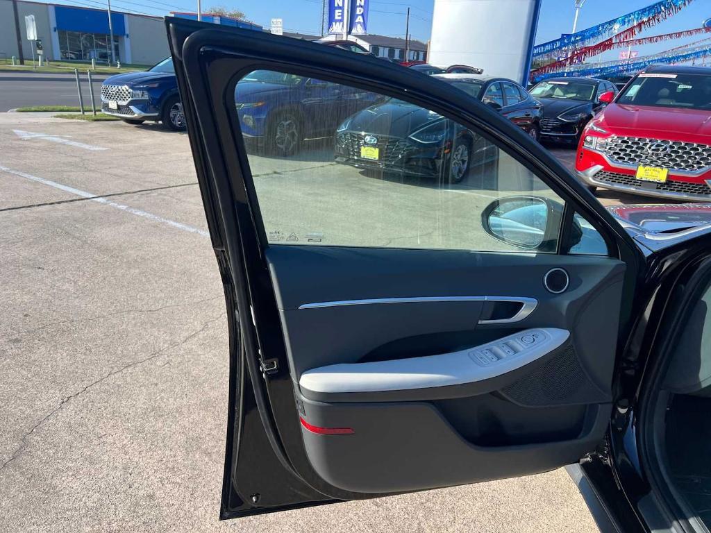 new 2025 Hyundai Sonata car, priced at $24,259