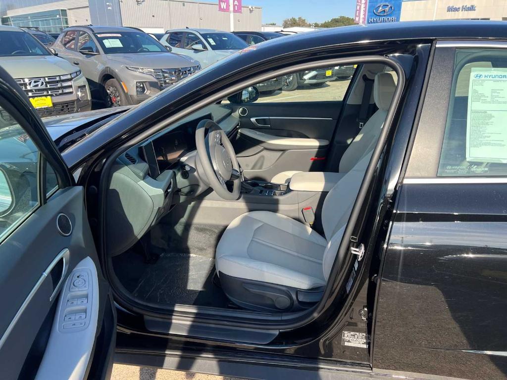 new 2025 Hyundai Sonata car, priced at $24,259