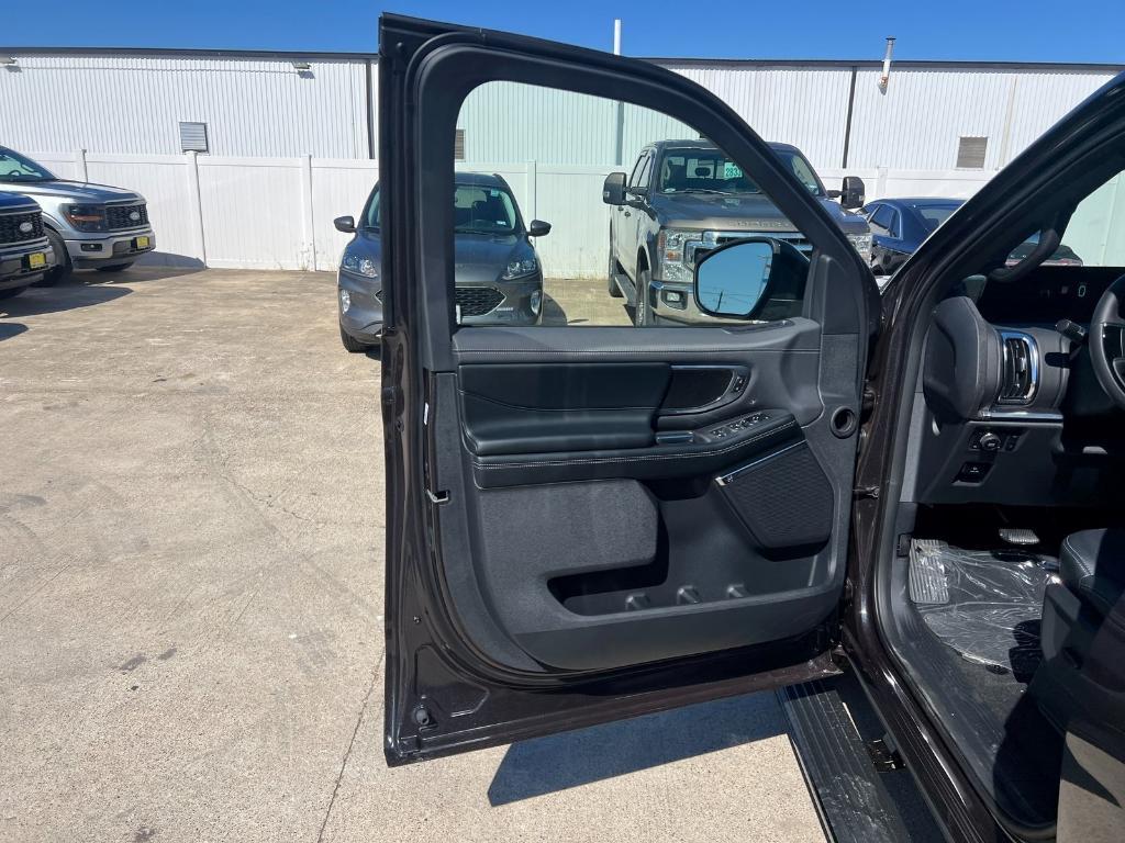 new 2025 Ford Expedition car, priced at $75,670