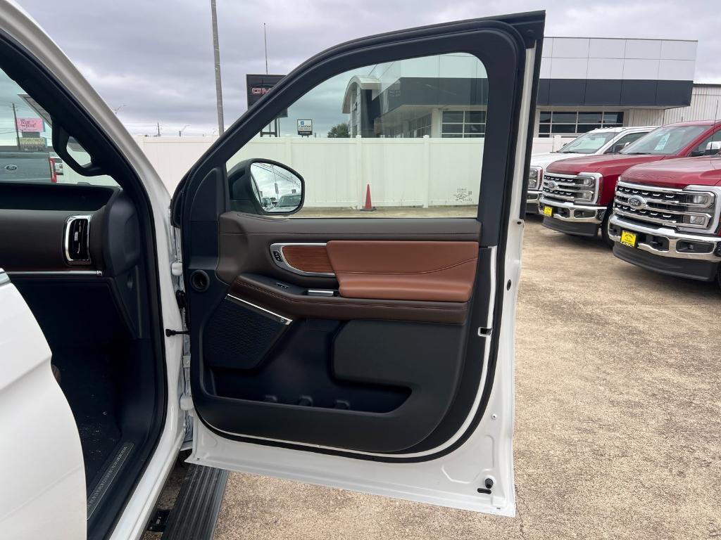 new 2026 Ford Expedition car, priced at $87,650