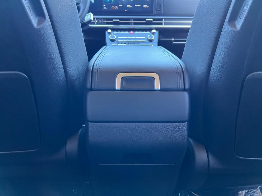 new 2025 Hyundai Santa Fe car, priced at $35,097