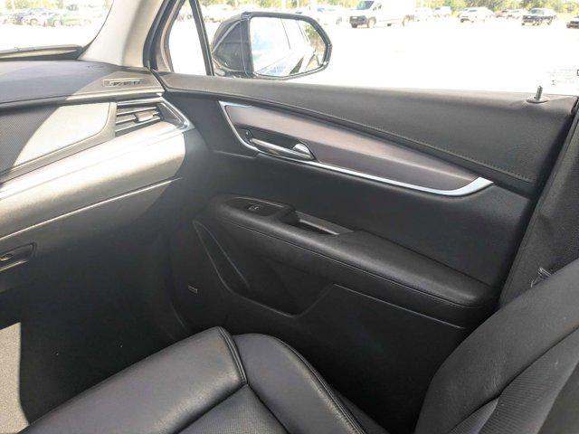used 2017 Cadillac XT5 car, priced at $15,217
