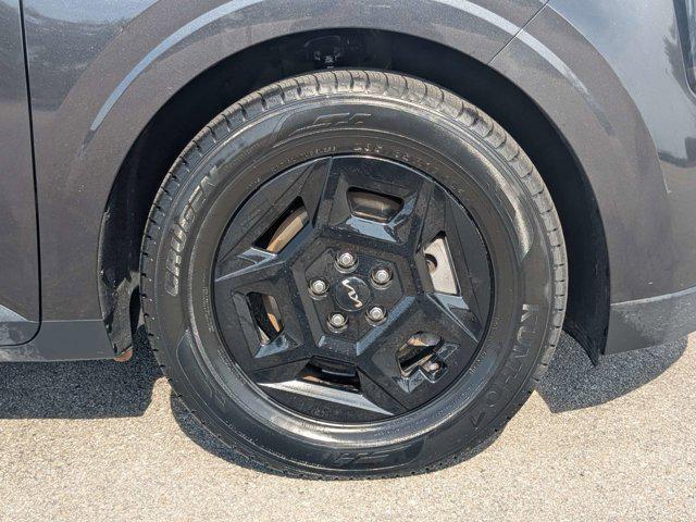 used 2025 Kia Carnival car, priced at $30,798