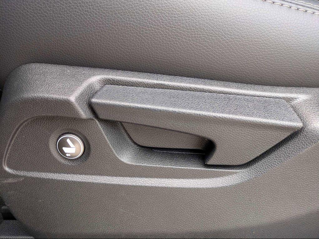 used 2025 Honda Pilot car, priced at $42,677