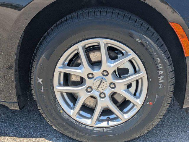 used 2025 Chrysler Pacifica car, priced at $27,457