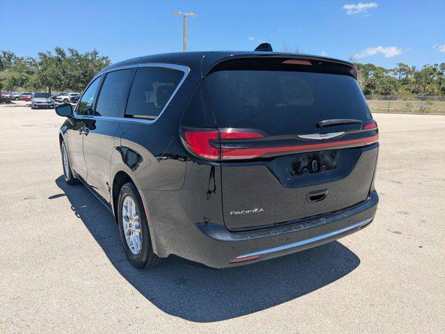 used 2025 Chrysler Pacifica car, priced at $27,457