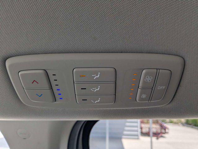 used 2022 Kia Carnival car, priced at $22,657