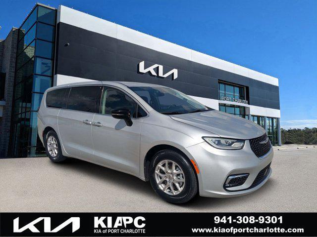 used 2024 Chrysler Pacifica car, priced at $24,657