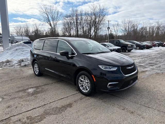 new 2026 Chrysler Pacifica car, priced at $46,165