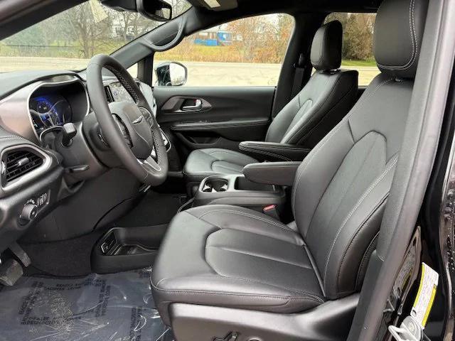 new 2026 Chrysler Pacifica car, priced at $45,865