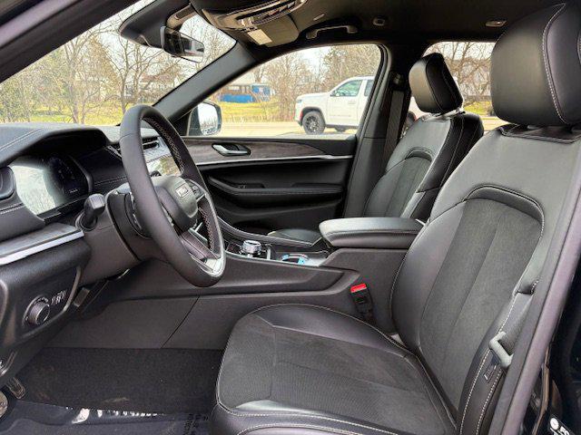 new 2026 Jeep Grand Cherokee car, priced at $44,878