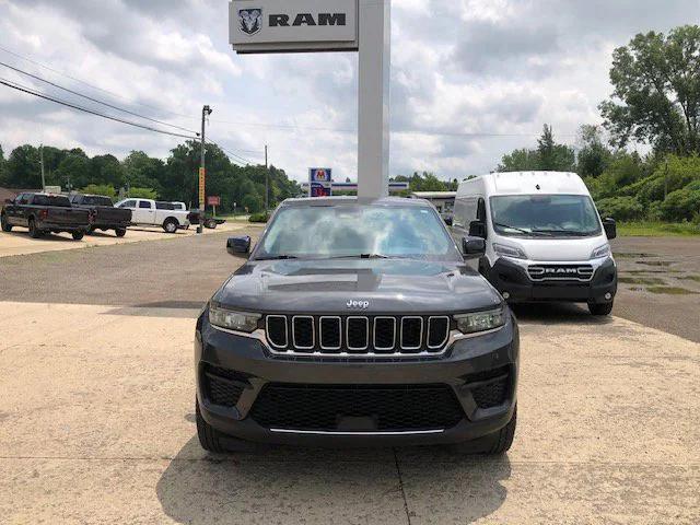 used 2022 Jeep Grand Cherokee car, priced at $29,900