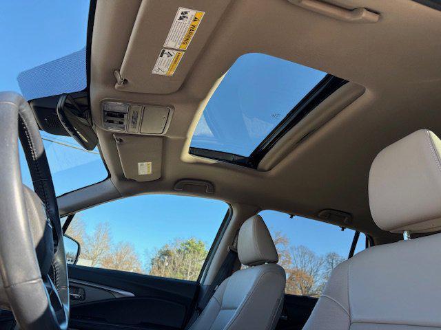 used 2022 Honda Pilot car, priced at $29,900