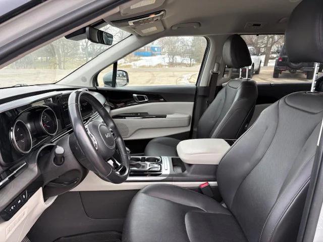 used 2023 Kia Carnival car, priced at $28,900