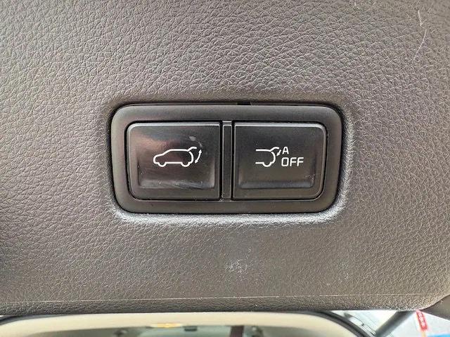 used 2023 Kia Carnival car, priced at $28,900