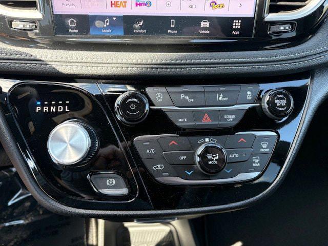 new 2027 Chrysler Pacifica car, priced at $42,871