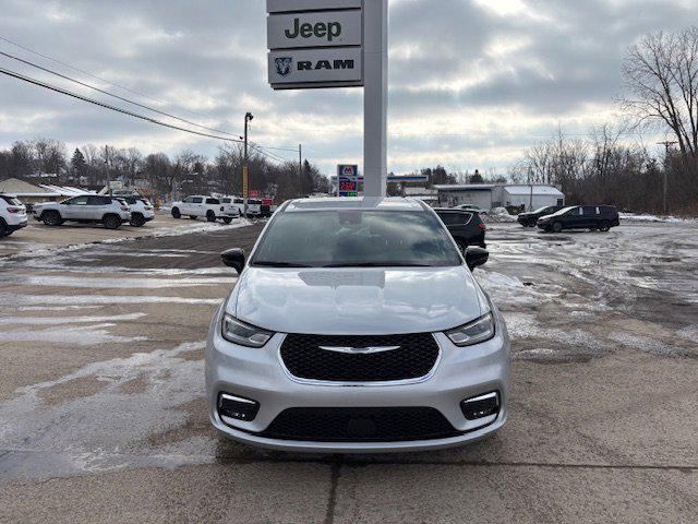 new 2026 Chrysler Pacifica car, priced at $46,660
