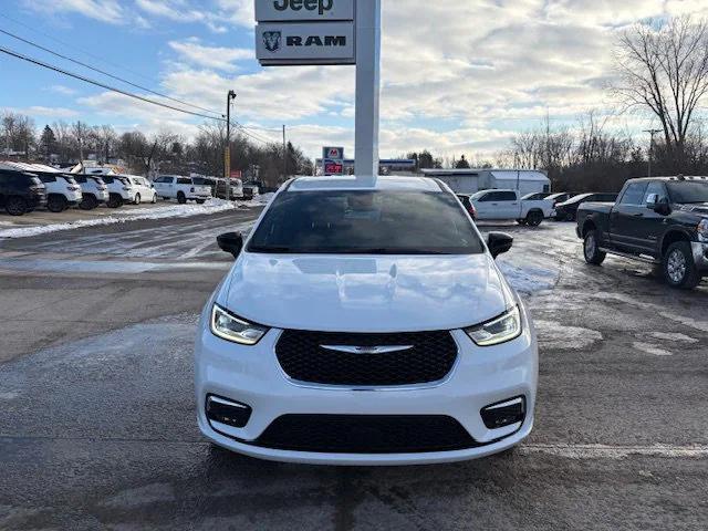 new 2026 Chrysler Pacifica car, priced at $46,165