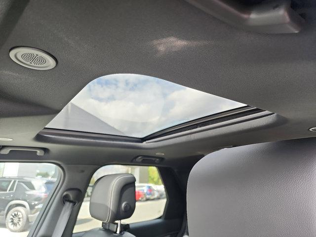 new 2025 Land Rover Discovery car, priced at $75,218