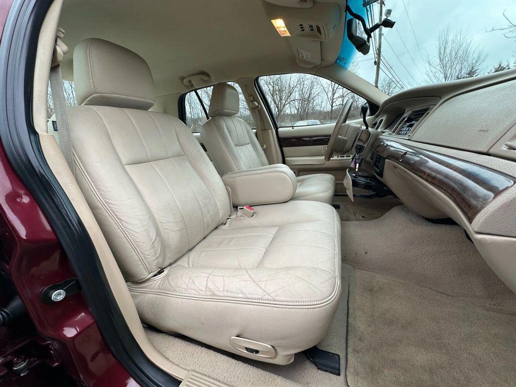 used 2006 Mercury Grand Marquis car, priced at $8,990