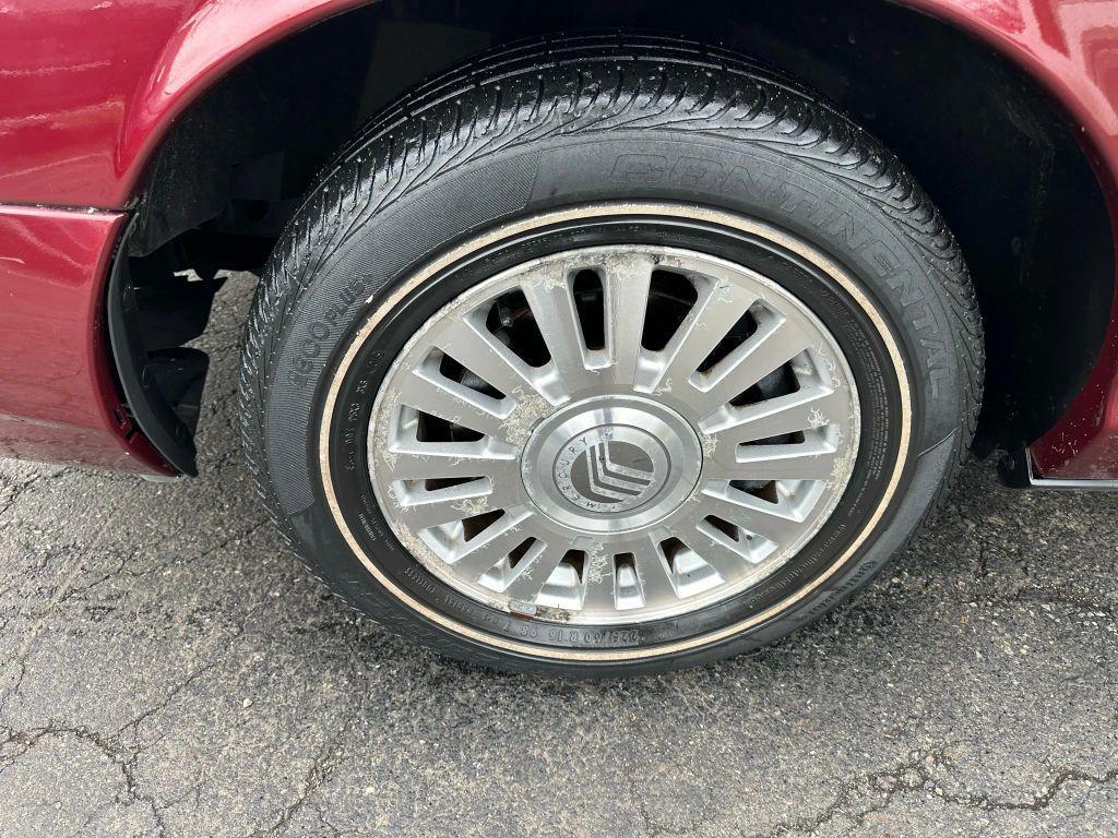 used 2006 Mercury Grand Marquis car, priced at $8,990