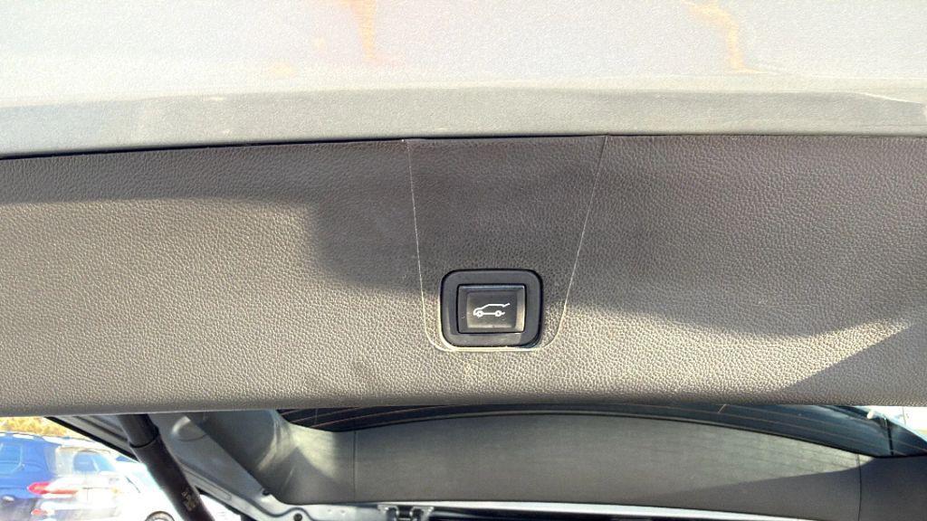 used 2023 Chevrolet Traverse car, priced at $26,990