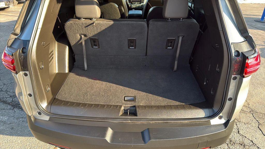 used 2023 Chevrolet Traverse car, priced at $26,990