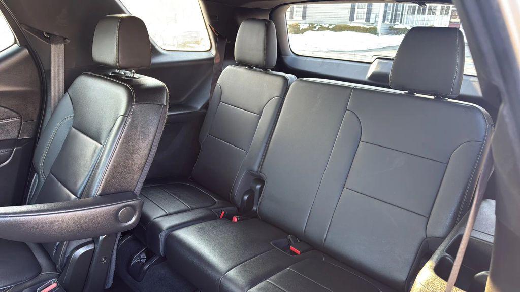 used 2023 Chevrolet Traverse car, priced at $26,990