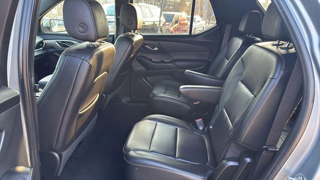 used 2023 Chevrolet Traverse car, priced at $26,990