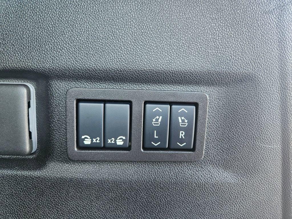 used 2025 GMC Yukon XL car, priced at $70,908