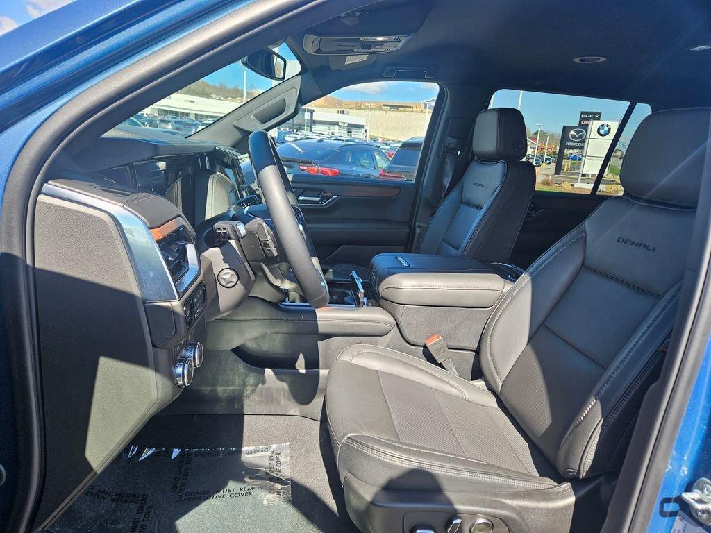 used 2025 GMC Yukon XL car, priced at $70,908