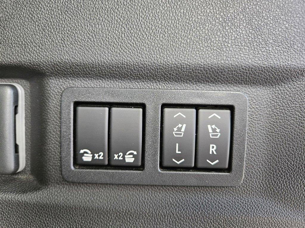 used 2022 GMC Yukon car, priced at $43,496