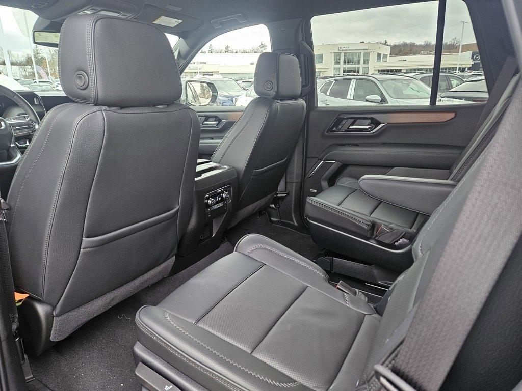 used 2025 GMC Yukon car, priced at $67,376