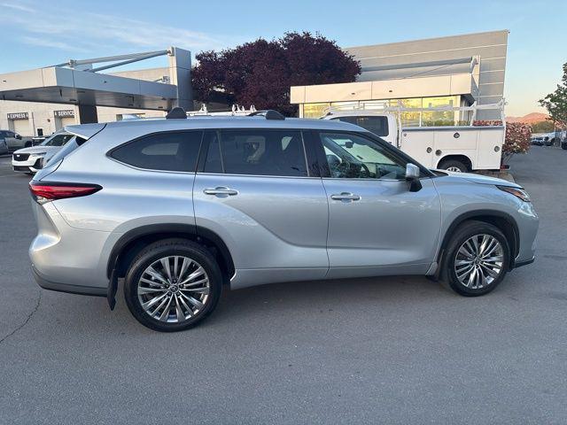 used 2020 Toyota Highlander car, priced at $32,995