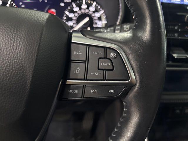 used 2021 Toyota Highlander car, priced at $40,995