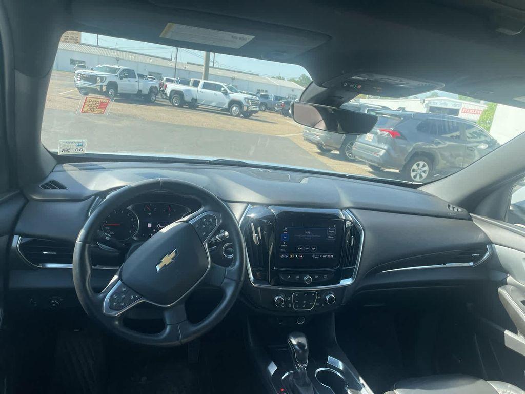 used 2022 Chevrolet Traverse car, priced at $23,525
