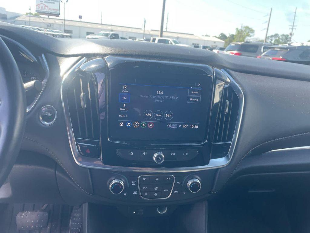 used 2022 Chevrolet Traverse car, priced at $23,525