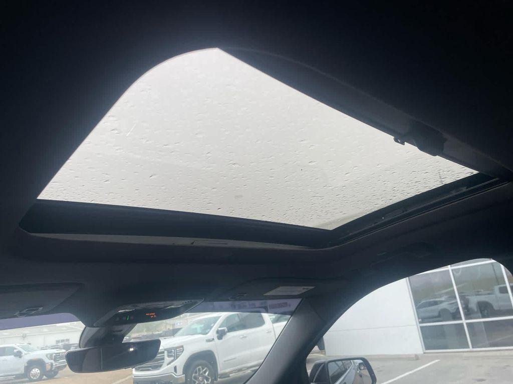 used 2023 Chevrolet Traverse car, priced at $37,625