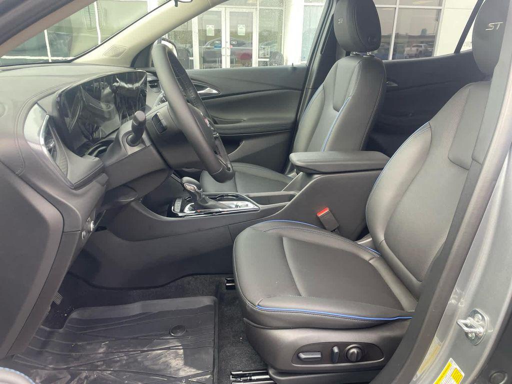 used 2026 Buick Encore GX car, priced at $27,594