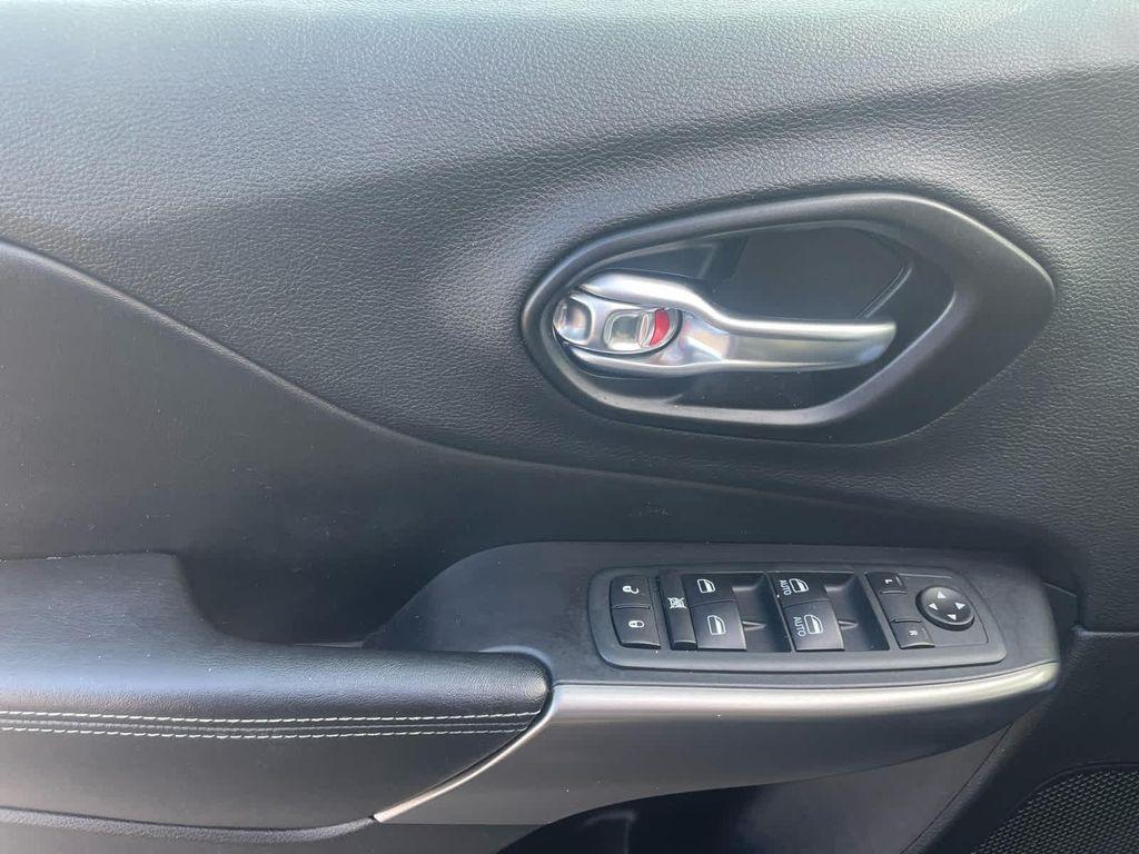 used 2020 Jeep Cherokee car, priced at $13,998