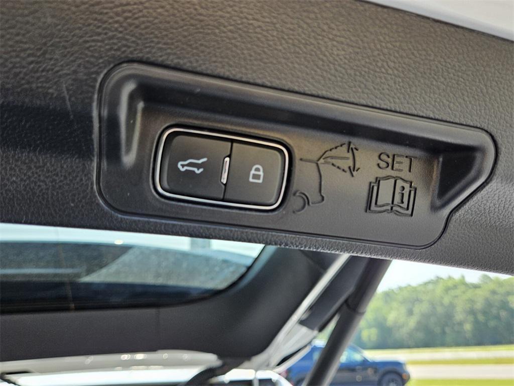 used 2022 Ford Explorer car, priced at $28,074