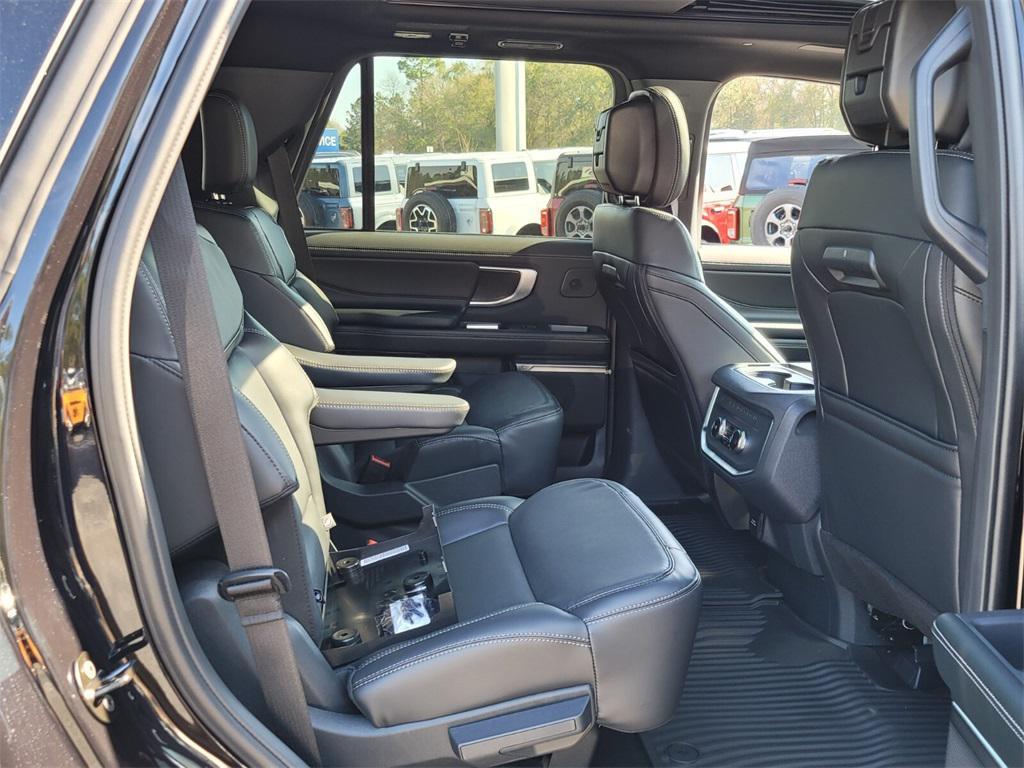 new 2026 Ford Expedition car, priced at $85,695