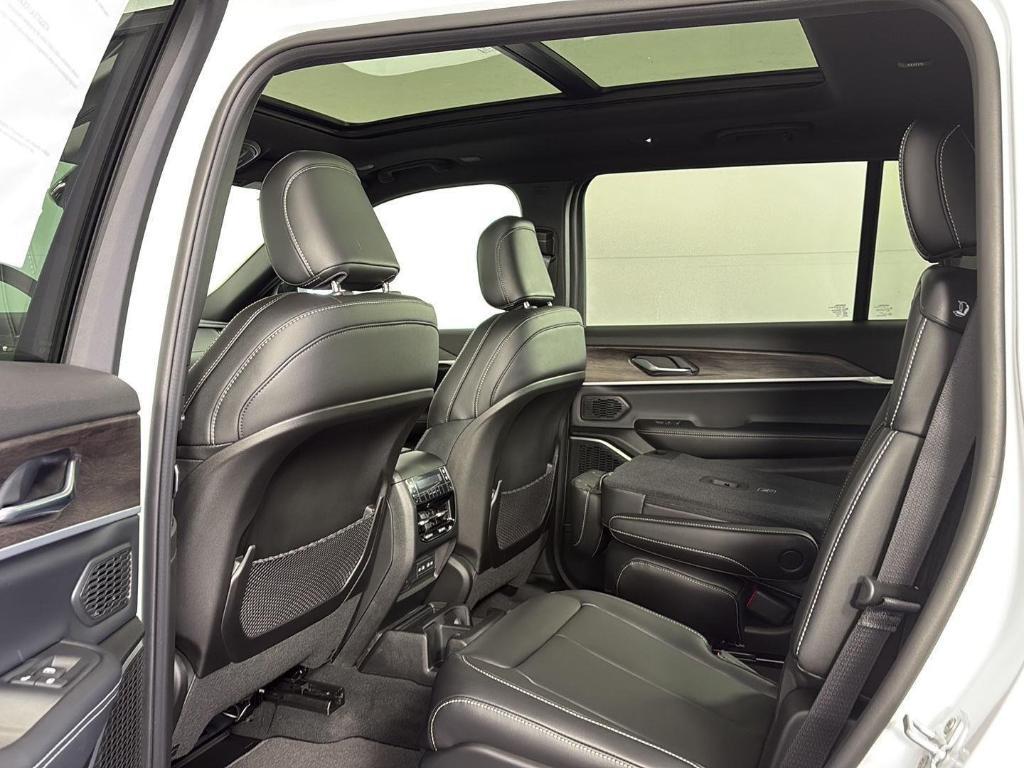 new 2026 Jeep Grand Cherokee L car, priced at $51,798